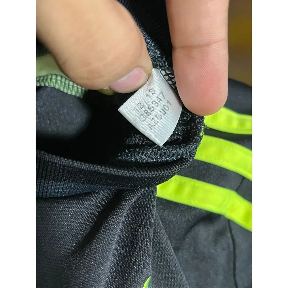 Adidas Spain 2010 World Cup Champions Youth M Black Jersey
